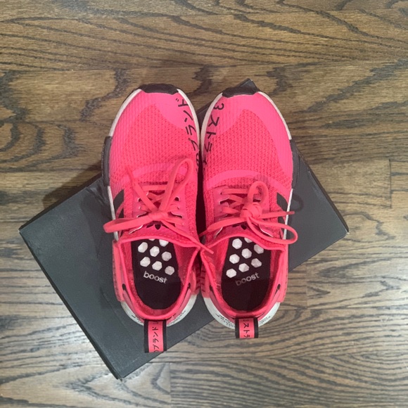 Good Condition Adidas NMD R1 Shoes Kids US Size 3.5 Pink & Black - Picture 3 of 16